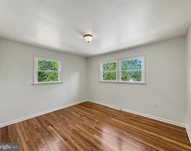 4615 Lincoln Way E - Photo Thumbnail 7