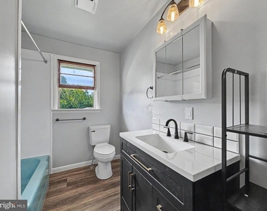 4615 Lincoln Way E - Photo Thumbnail 6