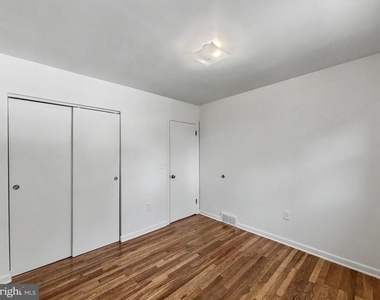 4615 Lincoln Way E - Photo Thumbnail 8
