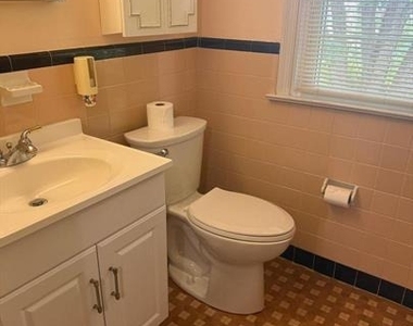 23 W Woodland Avenue - Photo Thumbnail 15