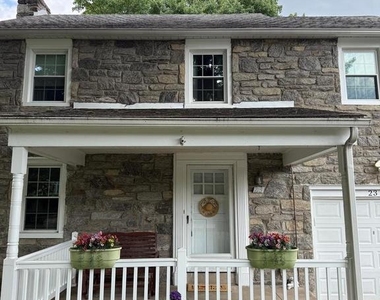 23 W Woodland Avenue - Photo Thumbnail 2
