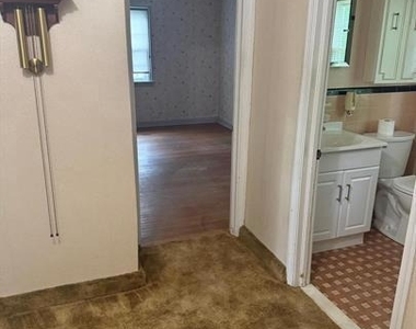23 W Woodland Avenue - Photo Thumbnail 11