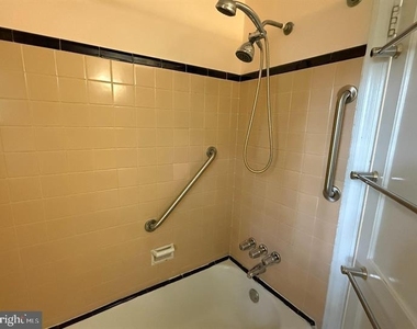 23 W Woodland Avenue - Photo Thumbnail 16