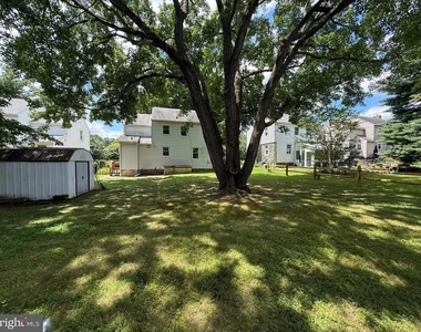 23 W Woodland Avenue - Photo Thumbnail 22
