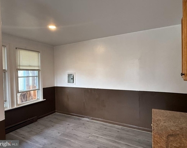 1300 Main Street - Photo Thumbnail 2