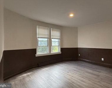 1300 Main Street - Photo Thumbnail 5