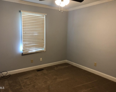 205 Electra Drive - Photo Thumbnail 9