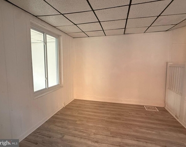 39 Walnut Street - Photo Thumbnail 2