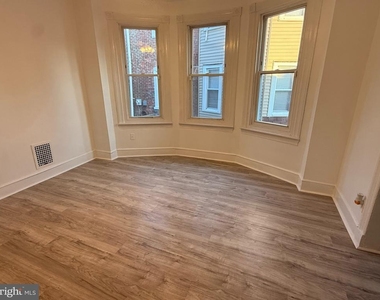 39 Walnut Street - Photo Thumbnail 5
