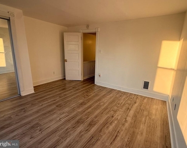 39 Walnut Street - Photo Thumbnail 15