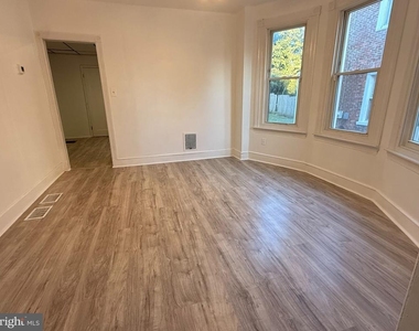 39 Walnut Street - Photo Thumbnail 4