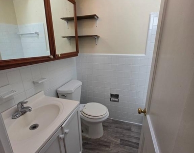 615 W 14th Street - Photo Thumbnail 13