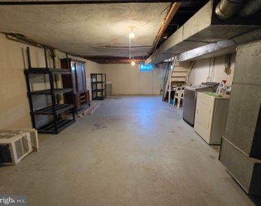 615 W 14th Street - Photo Thumbnail 15