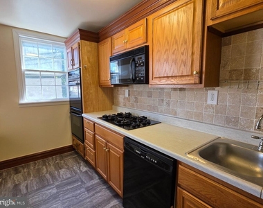 615 W 14th Street - Photo Thumbnail 6