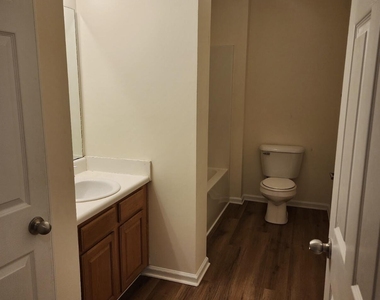 1725 Tw Alexander Drive - Photo Thumbnail 7