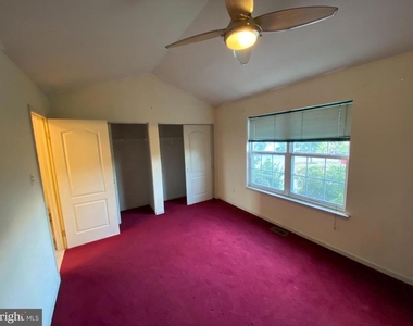 309 Huntington Court - Photo Thumbnail 12