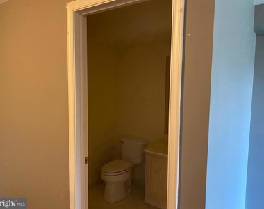 309 Huntington Court - Photo Thumbnail 17