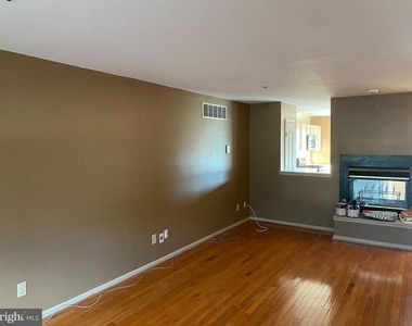 309 Huntington Court - Photo Thumbnail 2