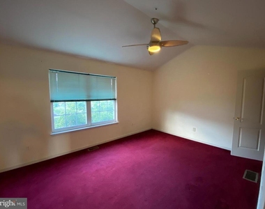 309 Huntington Court - Photo Thumbnail 11