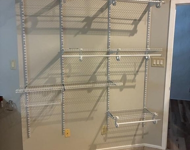 640 Geneva Drive - Photo Thumbnail 11