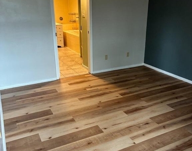 640 Geneva Drive - Photo Thumbnail 9