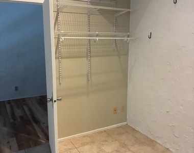 640 Geneva Drive - Photo Thumbnail 10