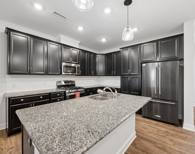 1306 Farm Pond Trail - Photo Thumbnail 12