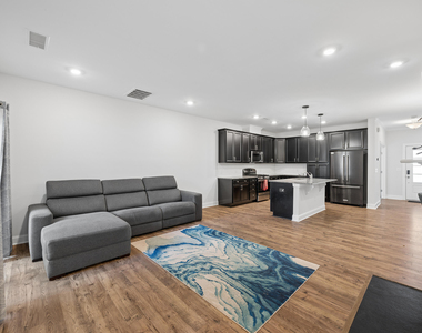 1306 Farm Pond Trail - Photo Thumbnail 17