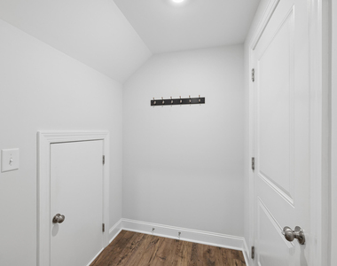 1306 Farm Pond Trail - Photo Thumbnail 18
