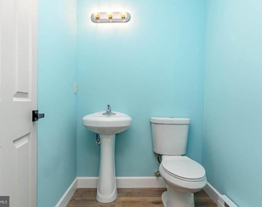 62 Breckenridge Street - Photo Thumbnail 6