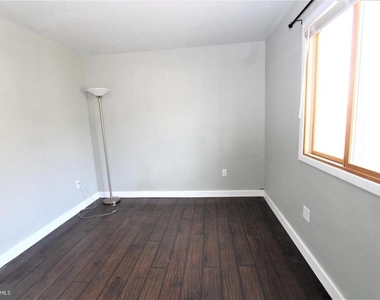 604 Ravens Crest Drive - Photo Thumbnail 22