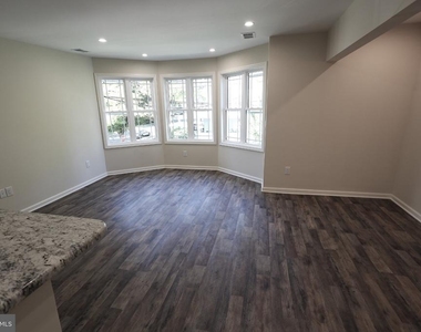 136 Morrison Avenue - Photo Thumbnail 7