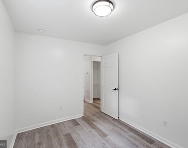 1419 Victory Avenue - Photo Thumbnail 12