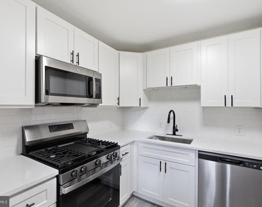 1419 Victory Avenue - Photo Thumbnail 7