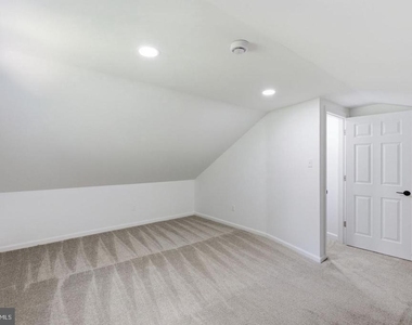 1419 Victory Avenue - Photo Thumbnail 22