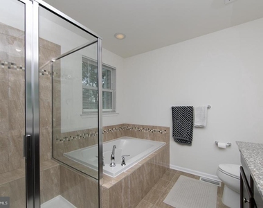 28 Regency Court - Photo Thumbnail 12