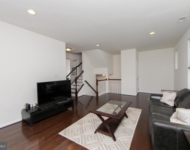 28 Regency Court - Photo Thumbnail 5