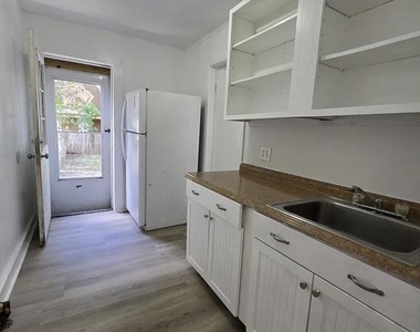 627 N 2nd Street - Photo Thumbnail 3