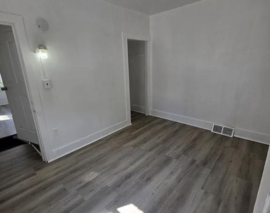 627 N 2nd Street - Photo Thumbnail 6