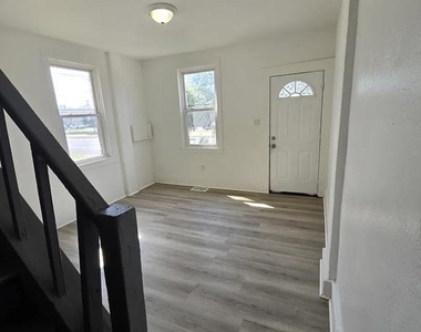 627 N 2nd Street - Photo Thumbnail 1