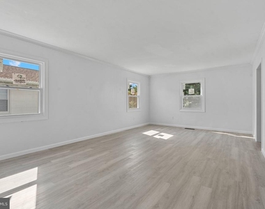 8 Holton Lane - Photo Thumbnail 6