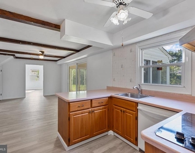 8 Holton Lane - Photo Thumbnail 12