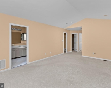 59 Greenbrook Dr - Photo Thumbnail 18
