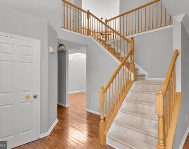 59 Greenbrook Dr - Photo Thumbnail 3