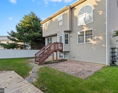 59 Greenbrook Dr - Photo Thumbnail 30