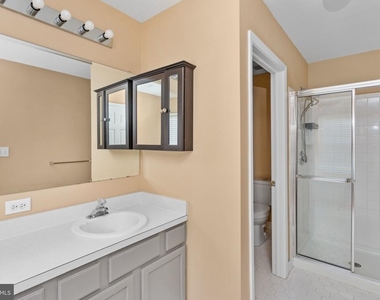 59 Greenbrook Dr - Photo Thumbnail 20