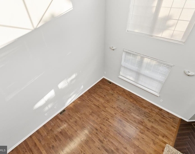 59 Greenbrook Dr - Photo Thumbnail 16