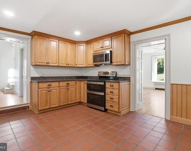 8805 Reichard Road - Photo Thumbnail 30