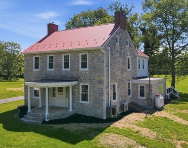 8805 Reichard Road - Photo Thumbnail 2