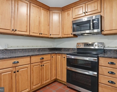 8805 Reichard Road - Photo Thumbnail 31